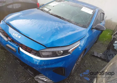 2023 Kia Forte Gt-Line z USA, uszkodzony, nr VIN 3KPF54AD0PE574183